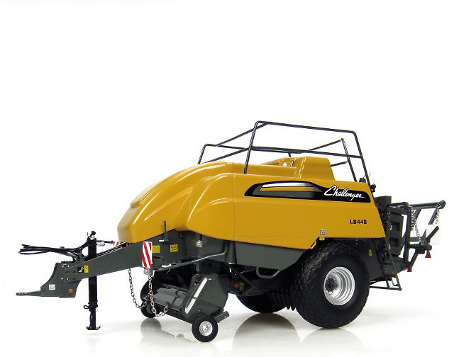 Challenger LB44B Baler Universal Hobbies 2972 escala 1/32 