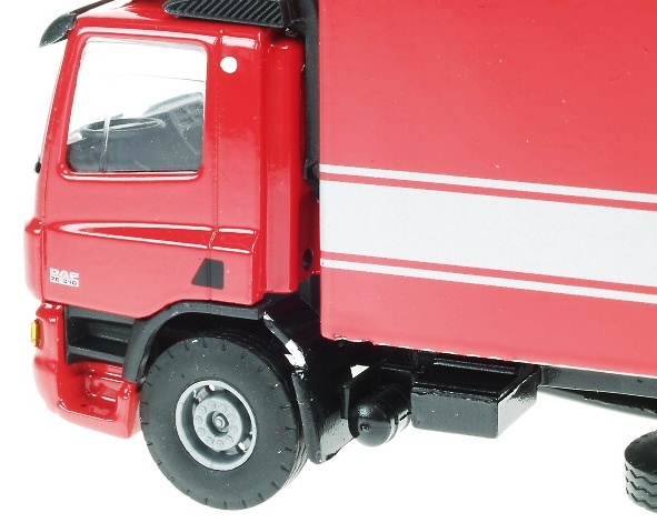 DAF 75CF Camion Caja cerrada Rojo Liontoys 1/50 