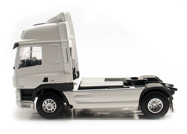 DAF 85 CF Day cab 4x2 cabina baja y corta, LION TOYS 1/50 