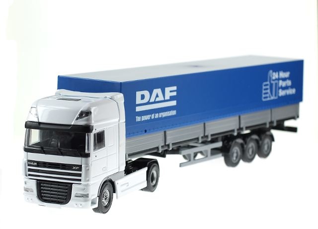 DAF 95 XF Cabina alta con trailer Joal 345 escala 1/50 
