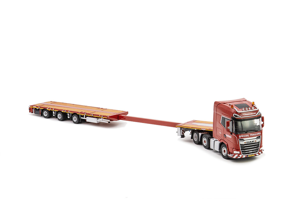 DAF XG+ con Nooteboom mega trailer Wsi Models 607.33.73 escala 1/50 