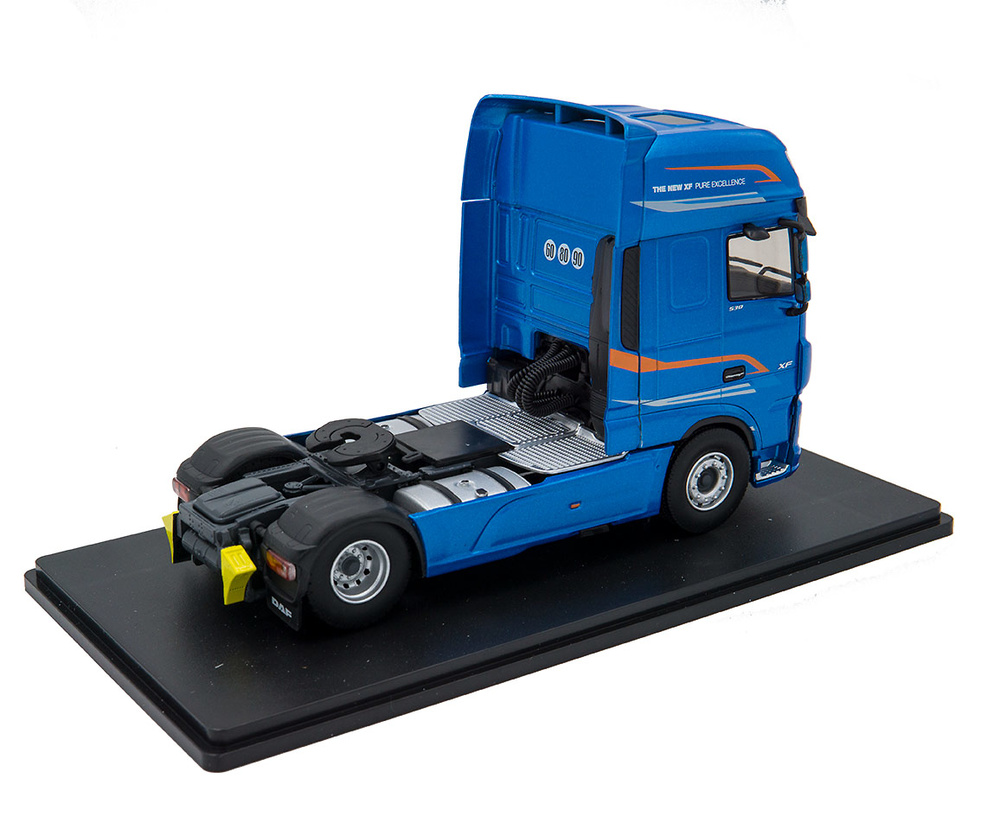 Daf XF 530 my 2017 azul metalizado Eligor 116002 escala 1/43 