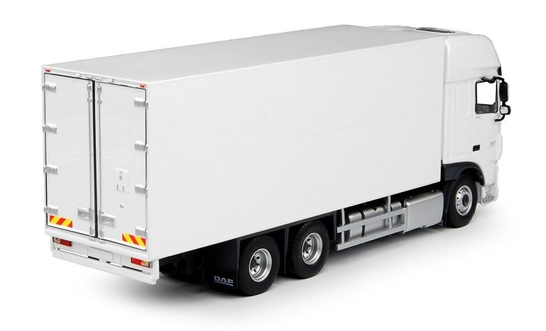 Daf XF Euro 6 Super Space Cab camion rigido Tekno 68046 escala 1/50 
