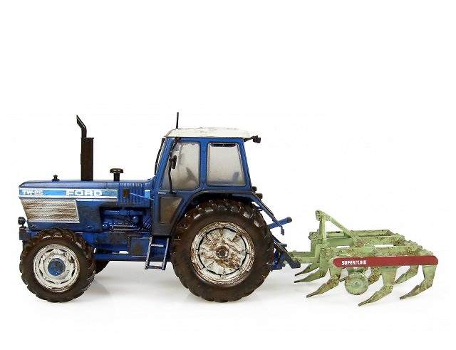 Ford TW-25 with Bomford Superflow Plough, Universal Hobbies 1/32 7118 