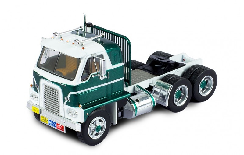 Miniatura camion International Harvester DCOF-405 blanco y verde, Ixo Model TR112 escala 1/43 