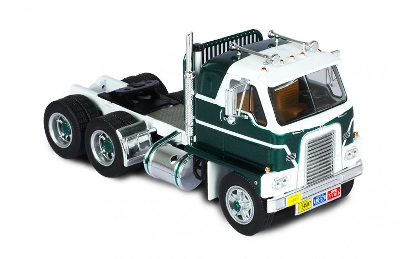 International Harvester DCOF-405 blanco y verde, Ixo Model TR112 escala 1/43 