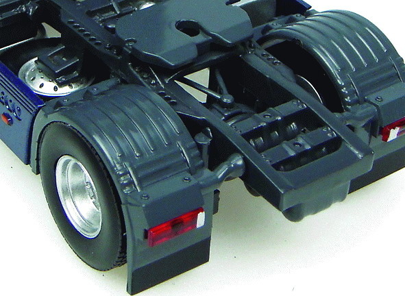 Iveco Stralis 560 Azul Cabeza Tractora Camión Universal Hobbies 5673 escala 1/50 