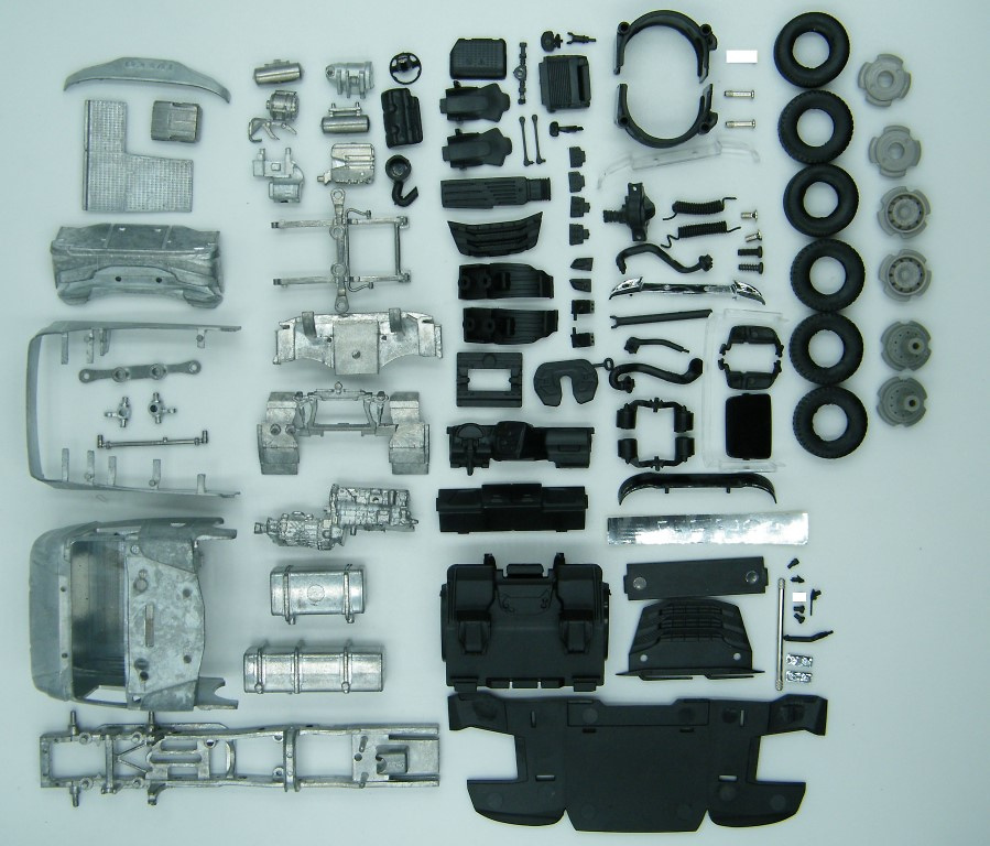 Kit para montar Iveco S-Way Magirus 4x2 Tekno 82213 escala 1/50 