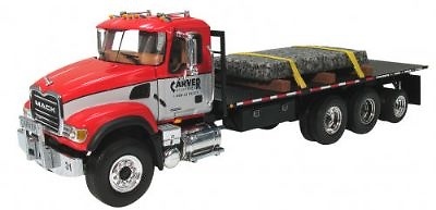 MACK Camión c/ remolque plano & losa de granito First Gear 1/34 