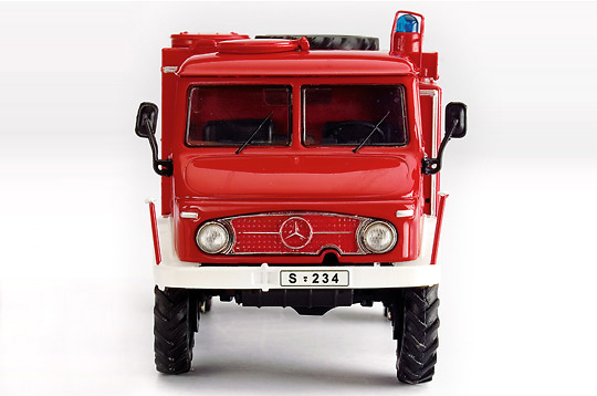 MB UNIMOG 404S TLF8 Motobomba Bomberos Schuco 1/43 