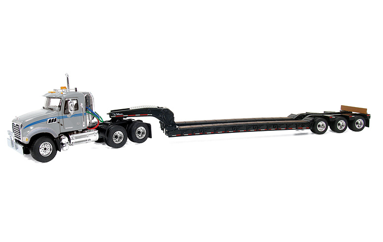 Mack Granite MP with Tri-Axle Lowboy Trailer, First Gear 3251 escala 1/50 