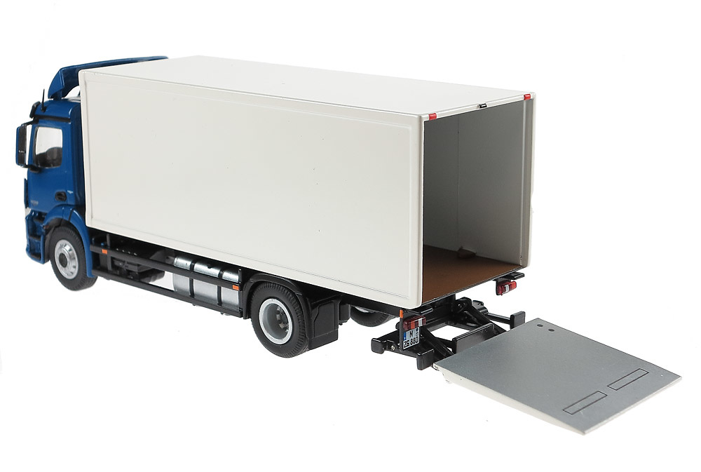 MB Antos 4x2 FH 420S caja cerrada con plataforma Nzg 880/20 escala 1/50 