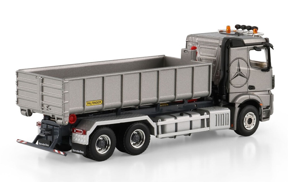 Mercedes Arocs MP4 con grua gancho y contenedor 15 m3 Wsi Models 04-2239 escala 1/50 