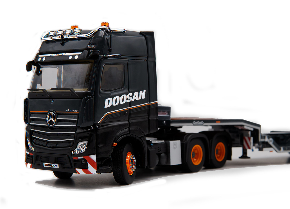 Mercedes-Benz Actros GigaSpace + Nooteboom OSDS - Doosan Imc Models 10102 