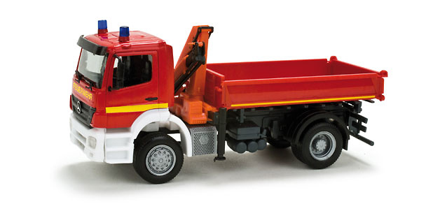 Mercedes-Benz Axor 4x4 bomberos con grua, Herpa 1/87 