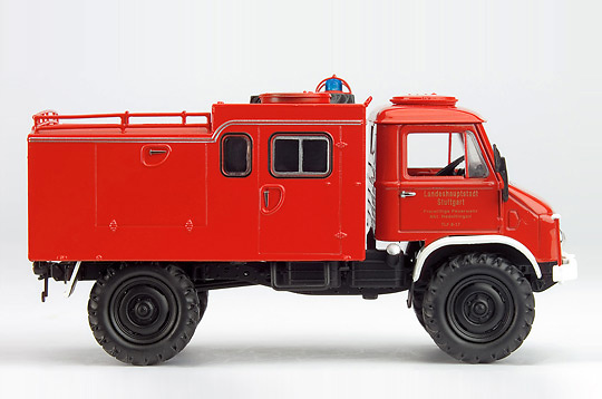 Mercedes Unimog 404S TLF8 Motobomba Bomberos Schuco 03395 escala 1/43 