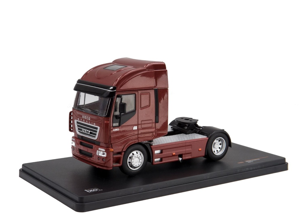 Miniatura camion Iveco Stralis Ixo Models TR086 escala 1/43 