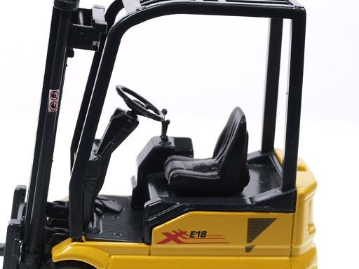 OM-PIMESPO XE18 Carretilla Elevadora OC 1/25 