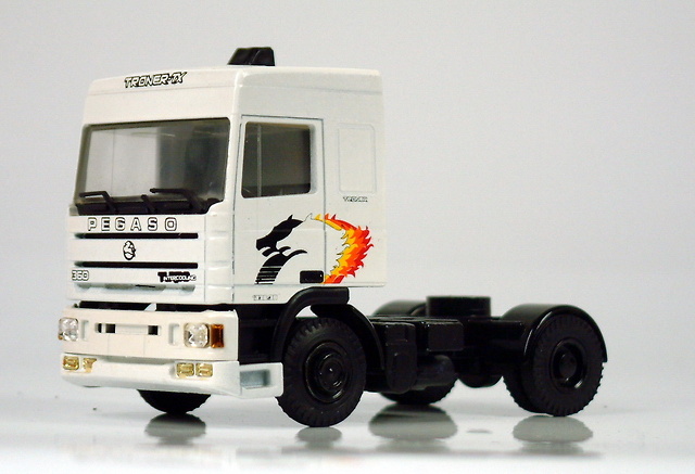Pegaso Troner Cabeza Tractora Blanca, Lion Toys 1/50 