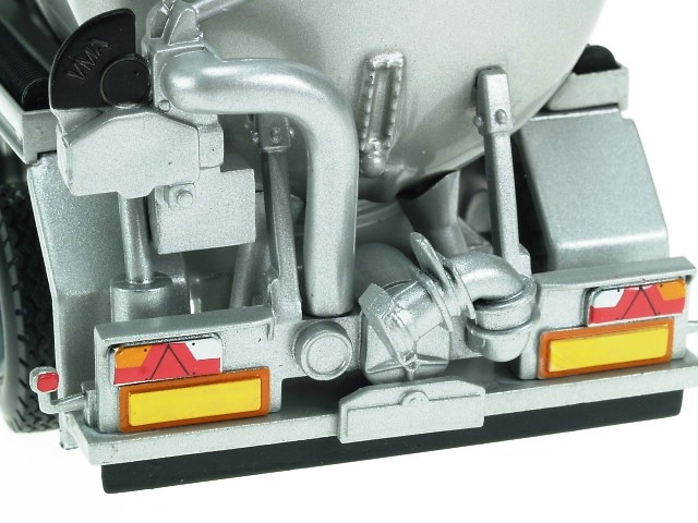 Remolque Cisterna Liontoys 1/50 
