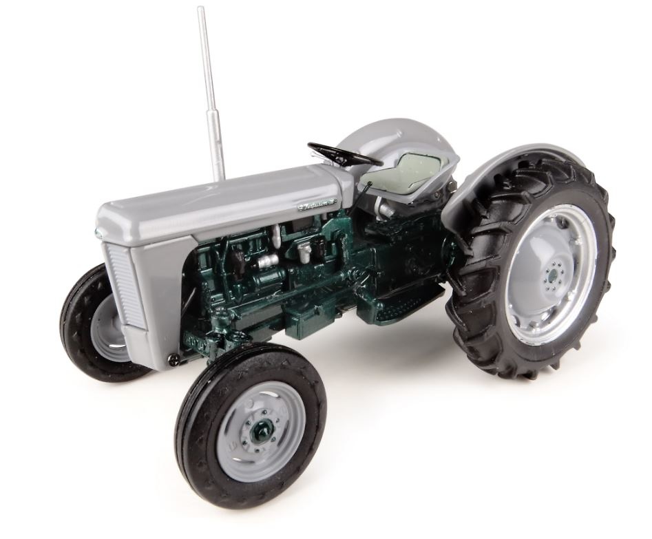 Tractor Massey Ferguson TO 35 Universal Hobbies 4988 