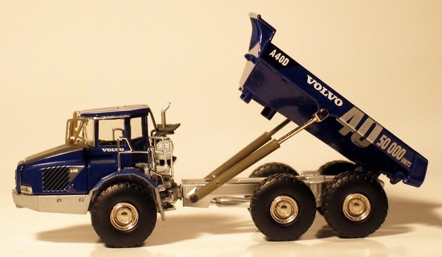 VOLVO A40D Dumper articulado AZUL Motorart 1/87 
