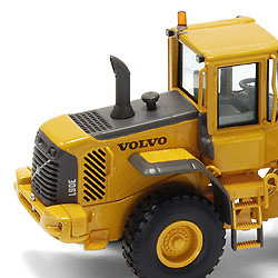 VOLVO L90E Pala Cargadora con acc. Motorart 1/50 