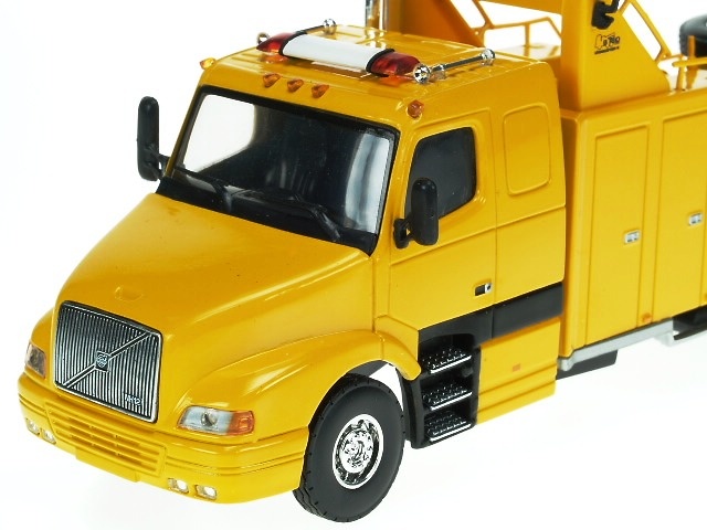 VOLVO NH12 Grua Liontoys 1/50 