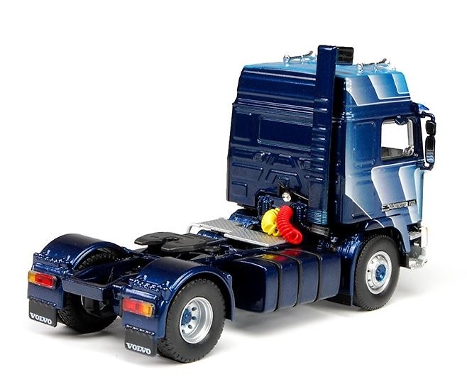Volvo F12 Globetrotter Tekno 70274 escala 1/50 