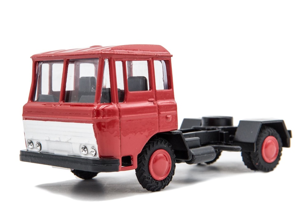 Cabeza tractora Daf 2600 Lion Toys 1117 escala 1/50 