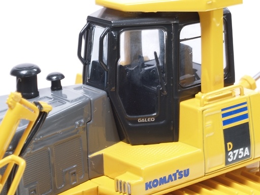 Komatsu D 375 A-5 Bulldozer First Gear 0216 escala 1/50 