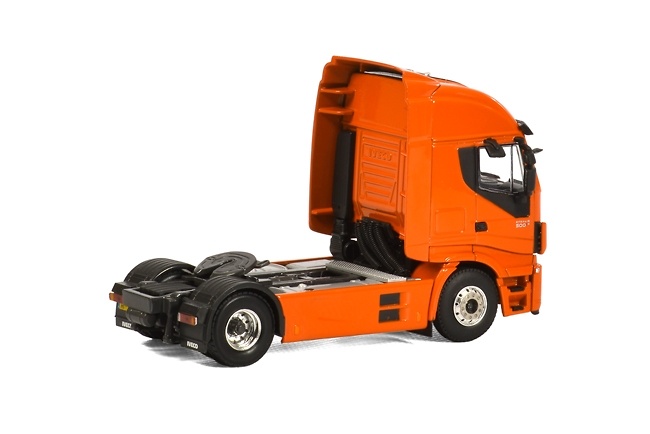 Miniatura camion Iveco Stralis Highway Wsi Models 04-1158 escala 1/50 