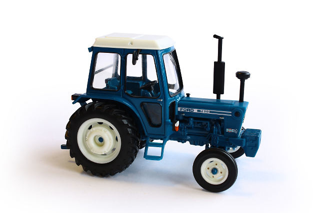 Traktor Ford 7600 Britains 42795 Masstab 1/32 
