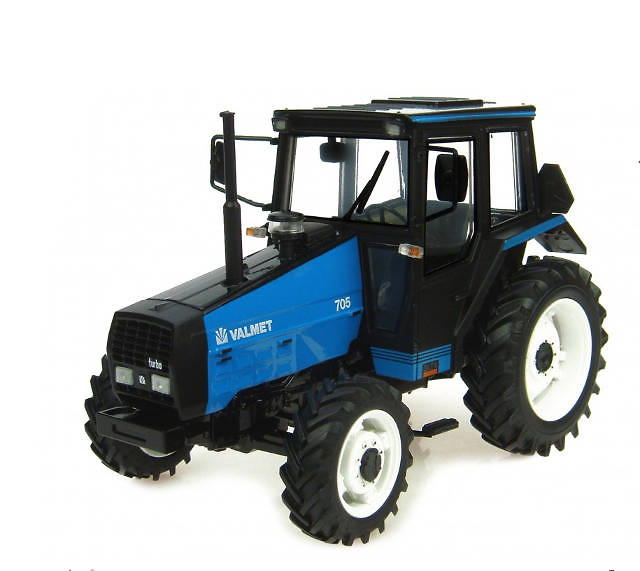 Traktor Valmet 705 Blue Universal Hobbies 4019 Masstab 1/32 